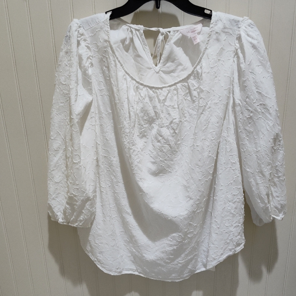 LC Lauren Conrad White Textured Blouse